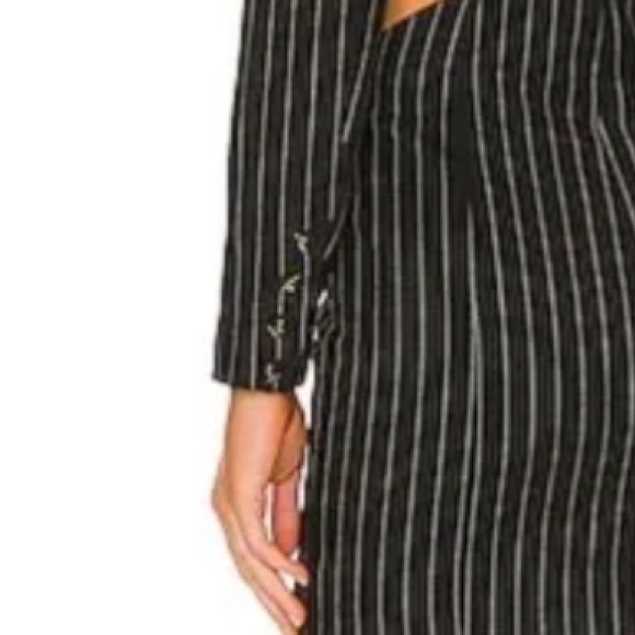 NBD NWOT
Kimber Blazer Dress (XS) Fully lined.Padded shoulders buttoned cuffs. - Picture 6 of 11